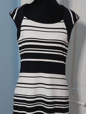 Esprit sleeveless dress, white and black. Size 6